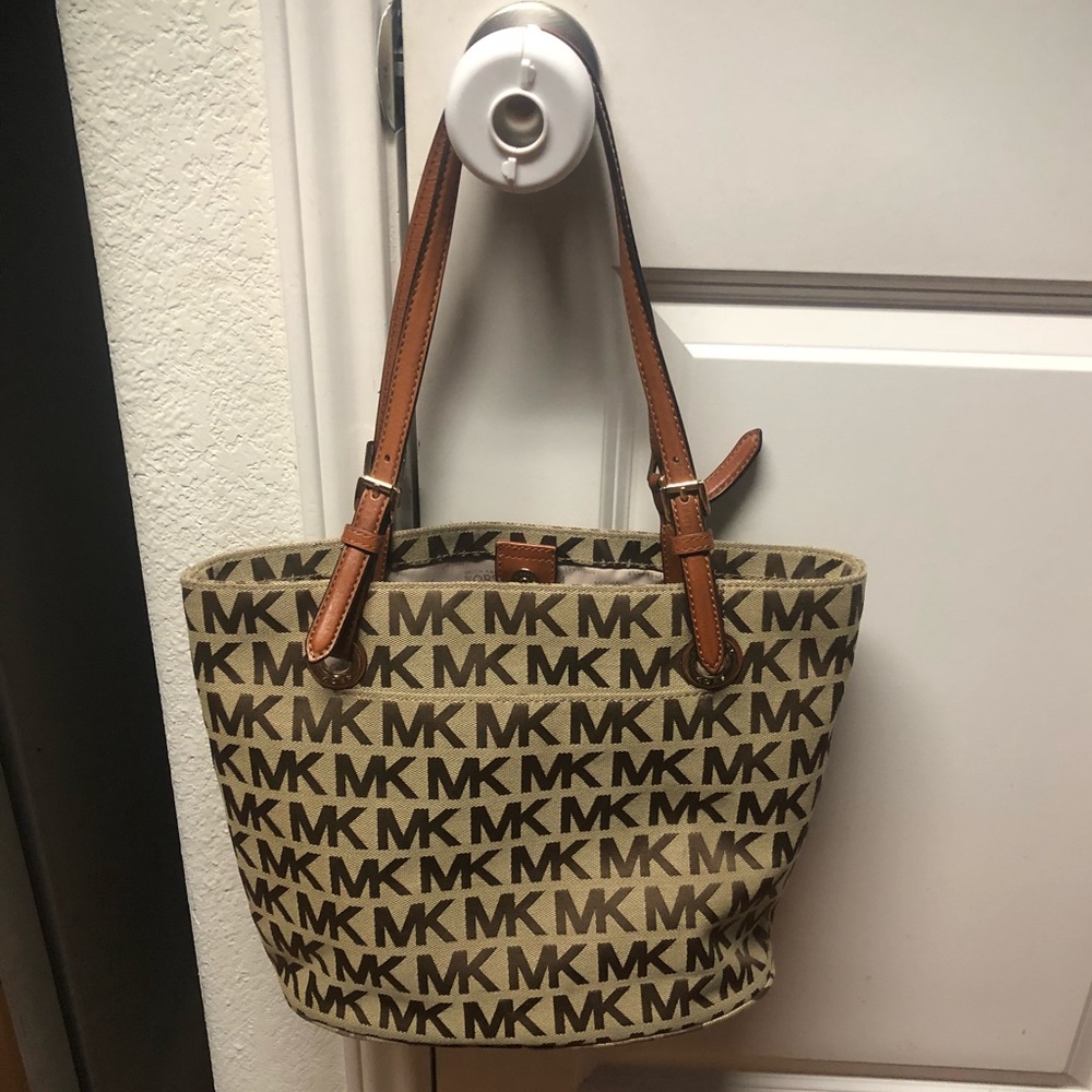 Michael Kors handbag in tan